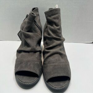 Gray suede open toe boots!